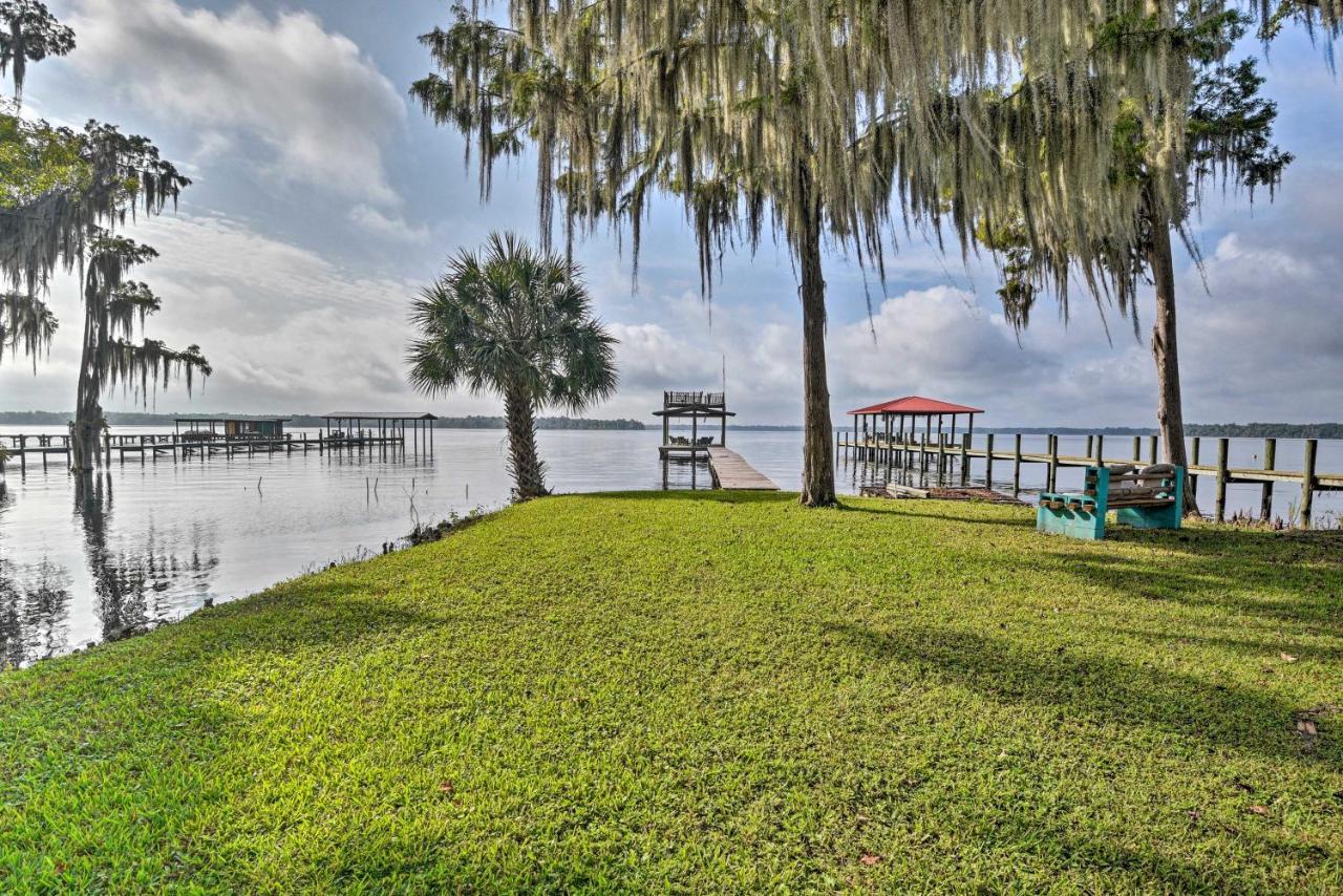 Pirate Cove Home In Welaka Dock And River Access! Exterior photo